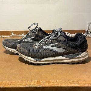 Women’s Brooks Cascadia 14 Size 9